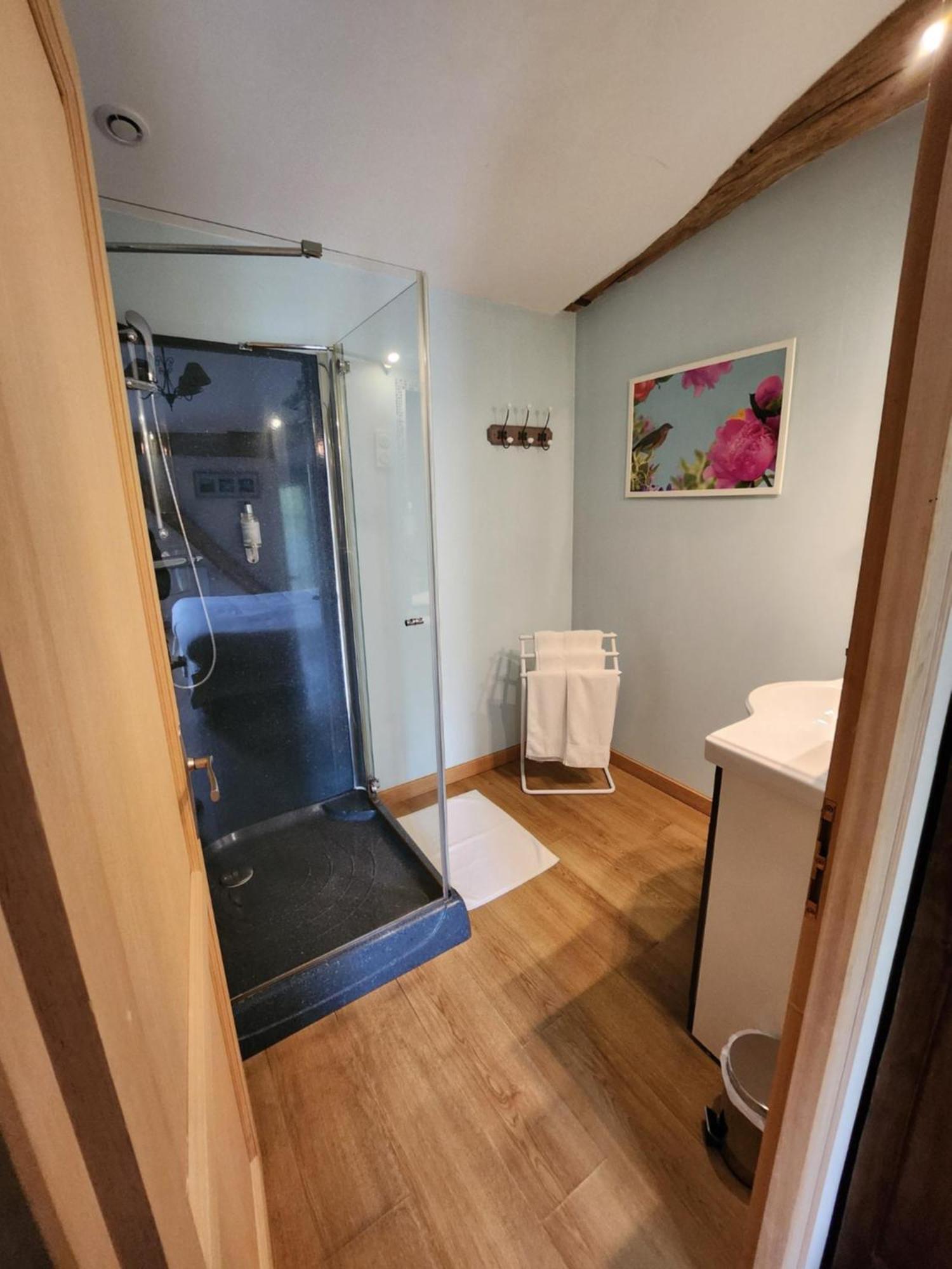 Hotel La Tour Perrier Eyrans-de Soudiac エクステリア 写真