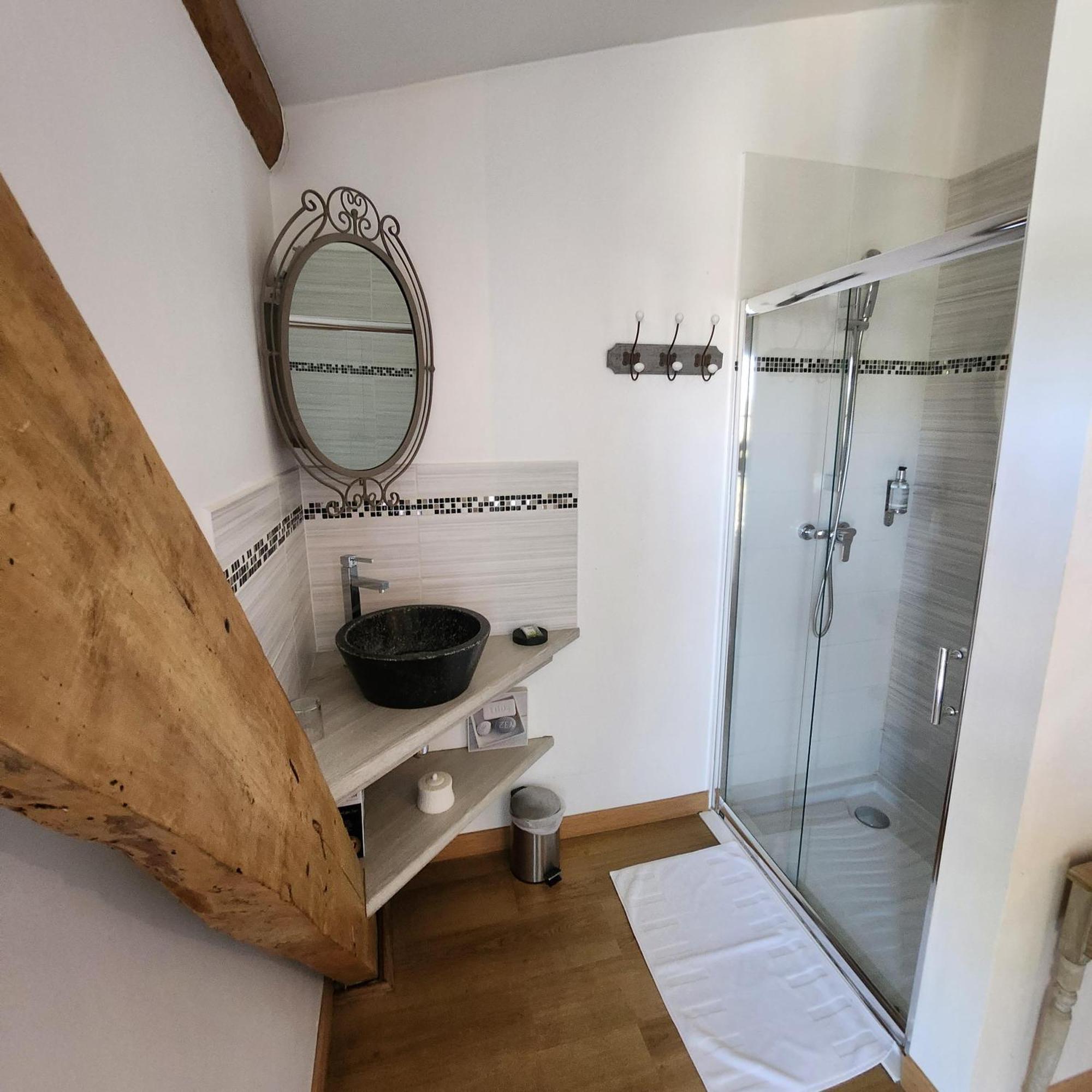 Hotel La Tour Perrier Eyrans-de Soudiac エクステリア 写真